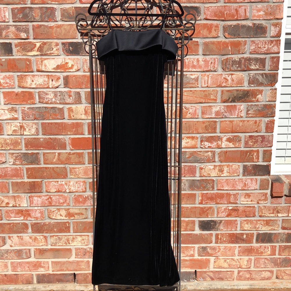 Alex Evenings Black Velvet  Dress 8P with Wrap